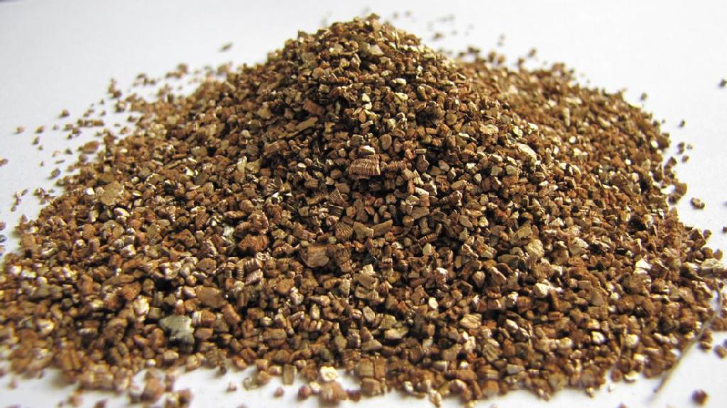 Exploring Vermiculite: Characteristics, Pros, and Cons
